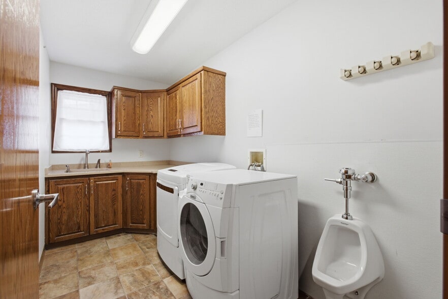 More Photos Of 437 Jefferson Rd, Fremont Shelter For Sale