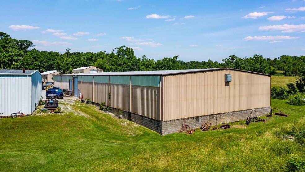 More Photos Of 12182 Peach Orchard Rd, Bentonville Warehouse For Sale