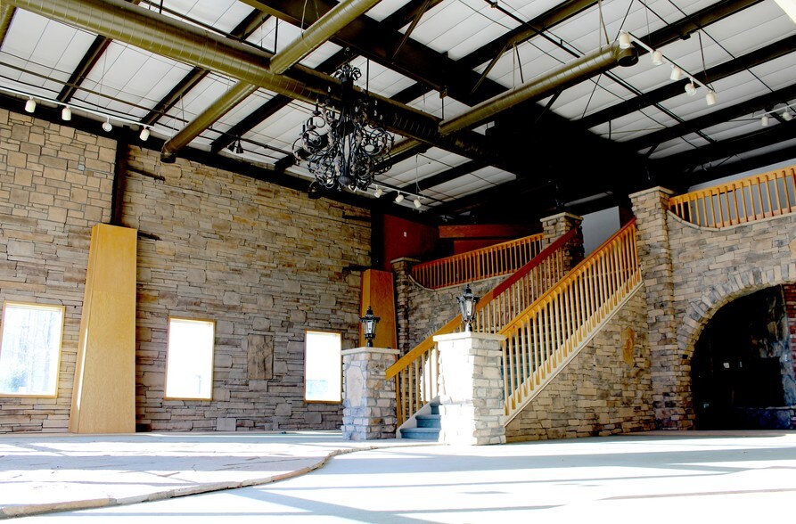 More Photos Of 2531 W 62nd Ct, Denver Warehouse For Lease