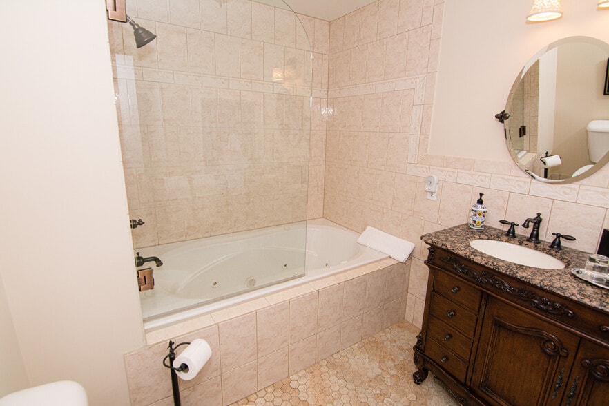 More Photos Of 301 Meyers Ave, Meyersdale Hotel For Sale