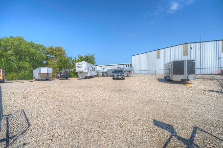 More Photos Of 11578 Airway Blvd, Roanoke Warehouse For Sale