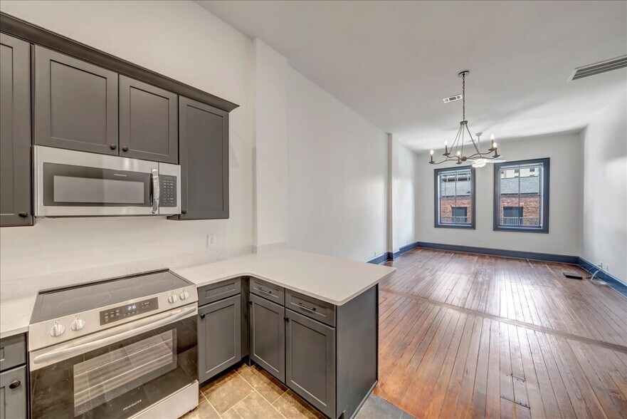 More Photos Of 362 2nd St, Macon-Bibb Storefront Retail Residential For Sale