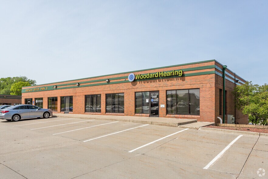 More Photos Of 2330 Rocklyn Dr, Urbandale Office For Lease