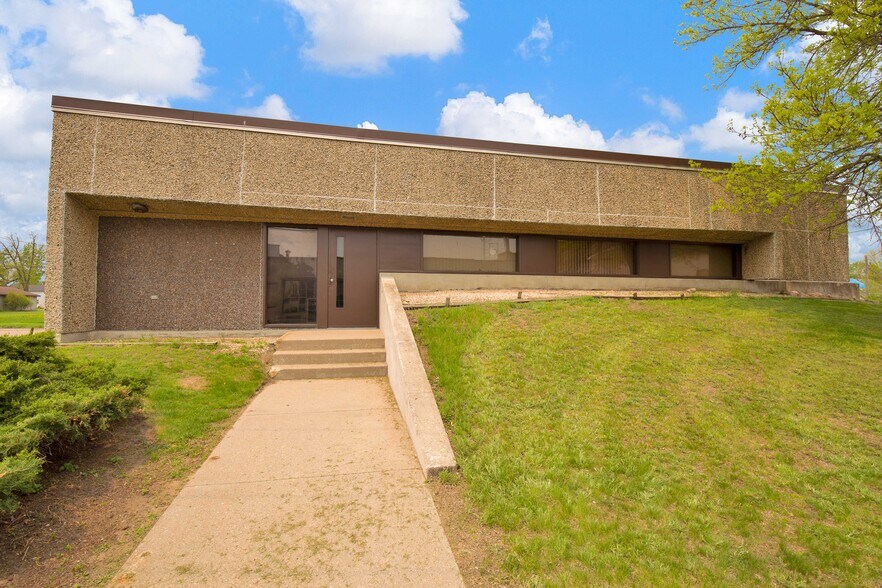 More Photos Of 1431 N 2nd St, Wisconsin Rapids Office For Sale