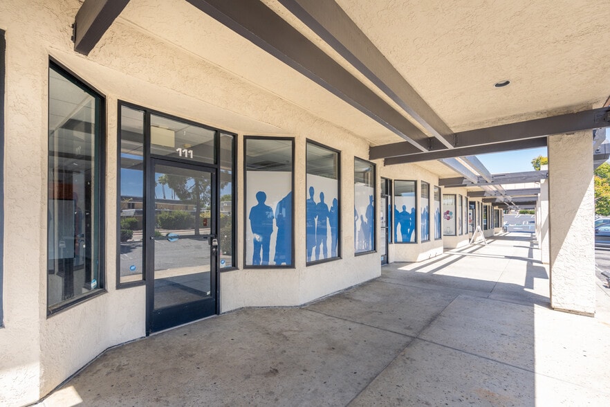More Photos Of 1717 E Vista Way, Vista Freestanding For Sale