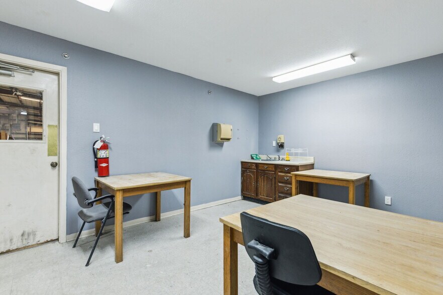 More Photos Of 351 Interstate Highway 30, Greenville Warehouse For Sale