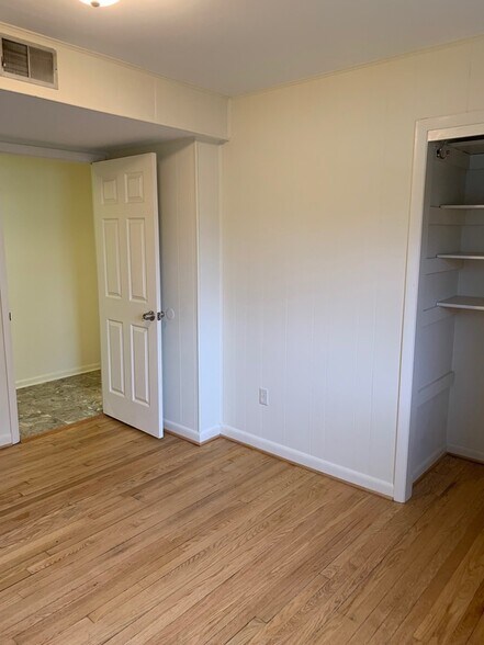 More Photos Of 5626 Southwestern Blvd, Arbutus Office For Lease