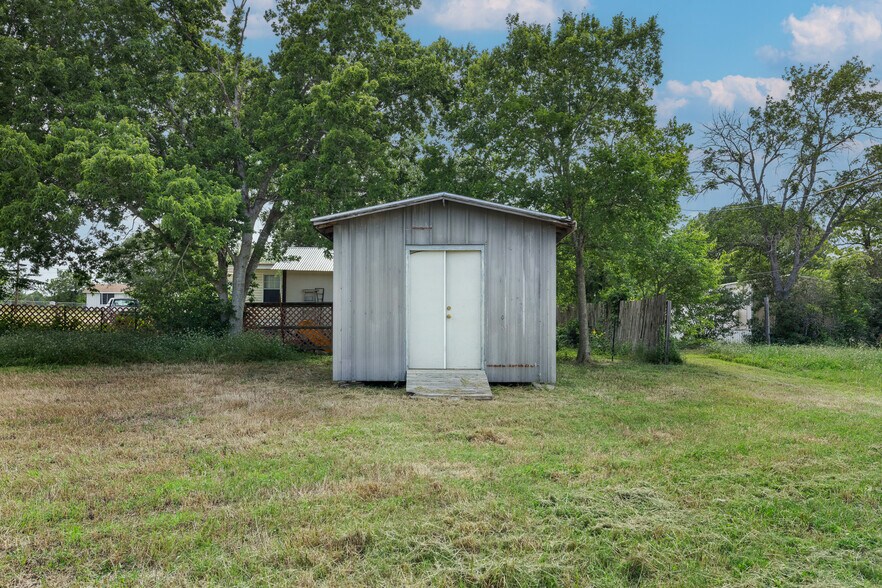 More Photos Of 585 TX-36, Caldwell Land For Sale