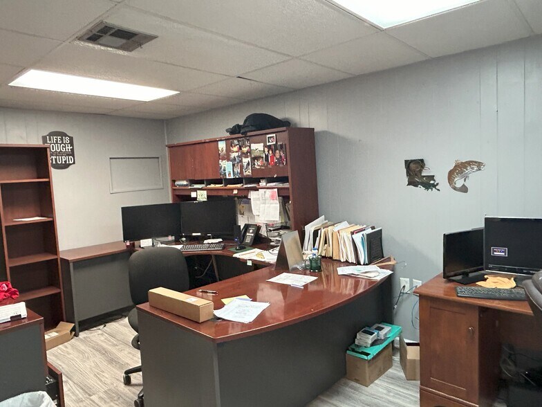 More Photos Of 2301 Brooklyn Ave, Harvey Light Manufacturing For Lease