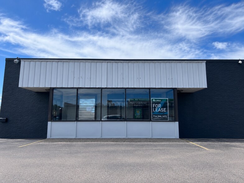 More Photos Of 1601 6th Ave, Stevens Point Freestanding For Lease
