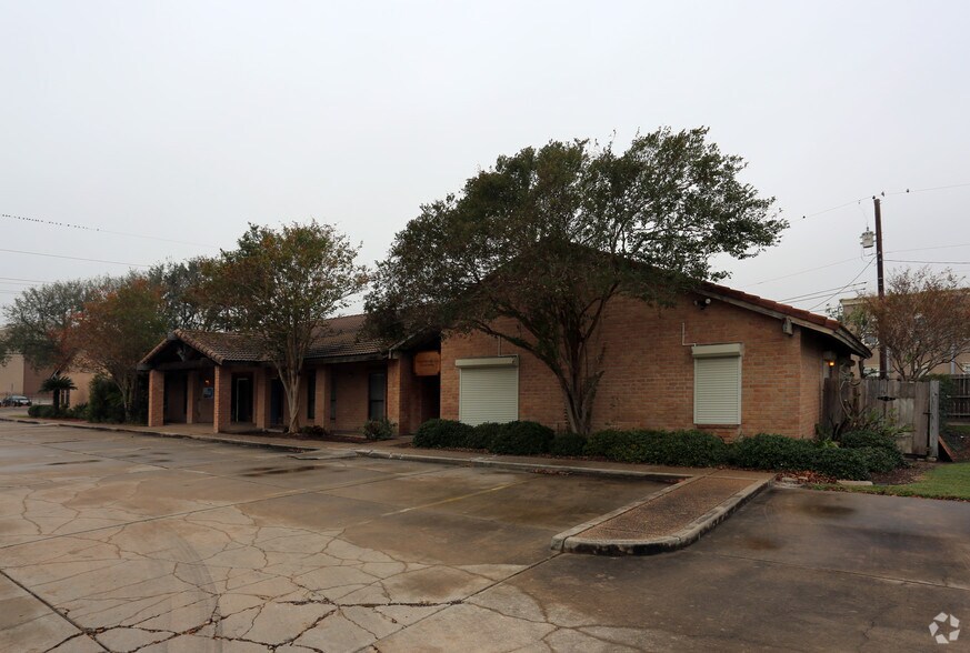 More Photos Of 5426 Holly Rd, Corpus Christi Office For Sale