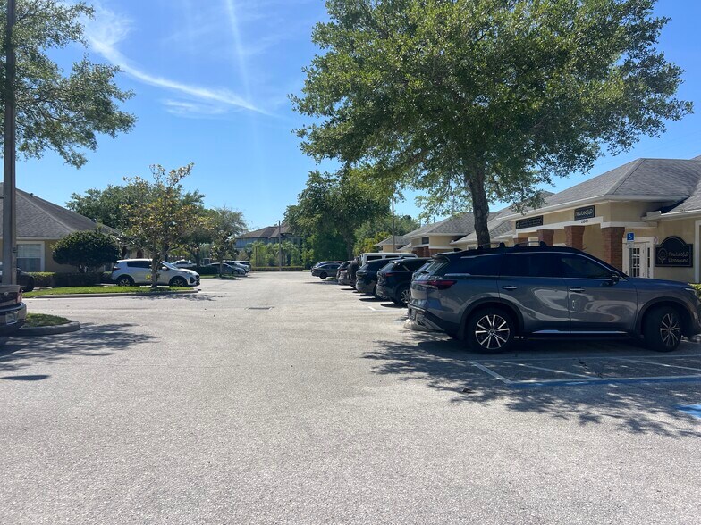 More Photos Of 11041-11043 Countryway Blvd, Tampa Office For Lease