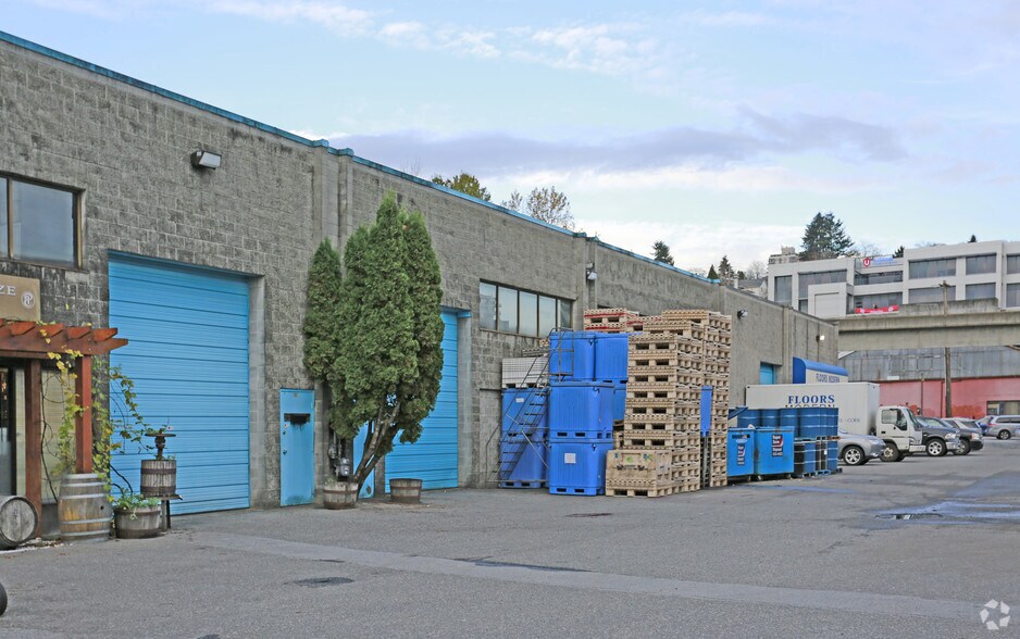 More Photos Of 320A Stewardson Way, New Westminster Showroom For Sale