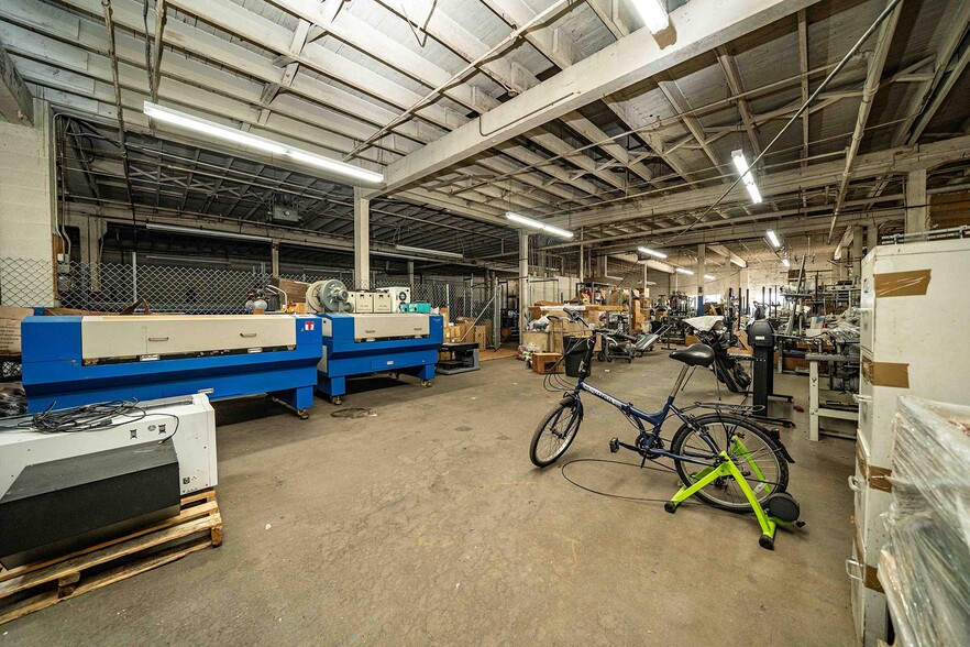 More Photos Of 4383 Fruitland Ave, Vernon Manufacturing For Sale