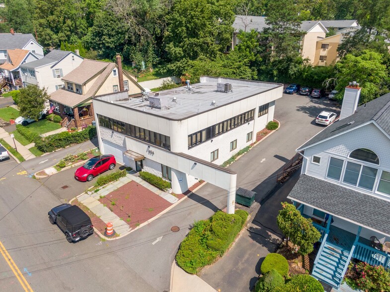 Primary Photo Of 258 High Ave, Nyack Office For Lease