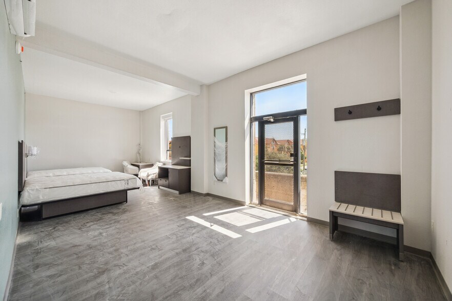 More Photos Of 5005 Avenue U, Galveston Hotel For Sale