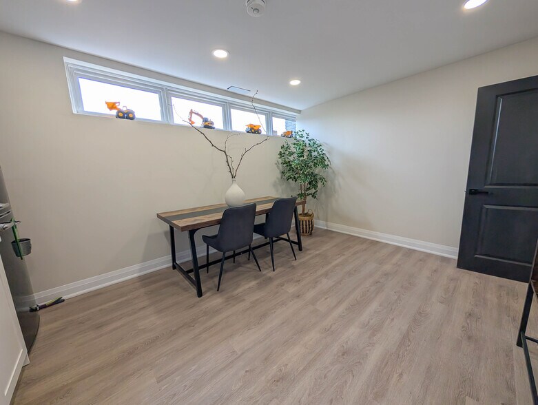 More Photos Of 172-174 Eastchester Ave, St Catharines Medical For Lease