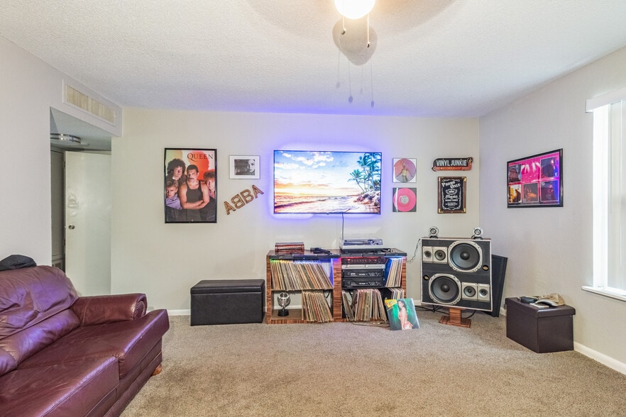 More Photos Of 117 Cedarwood Dr, Lebanon Apartments For Sale