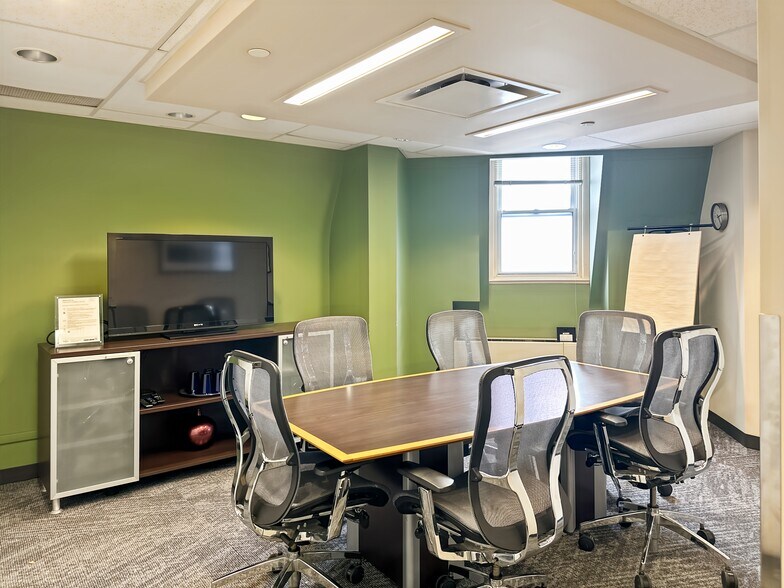 More Photos Of 1 Rideau St, Ottawa Coworking Space