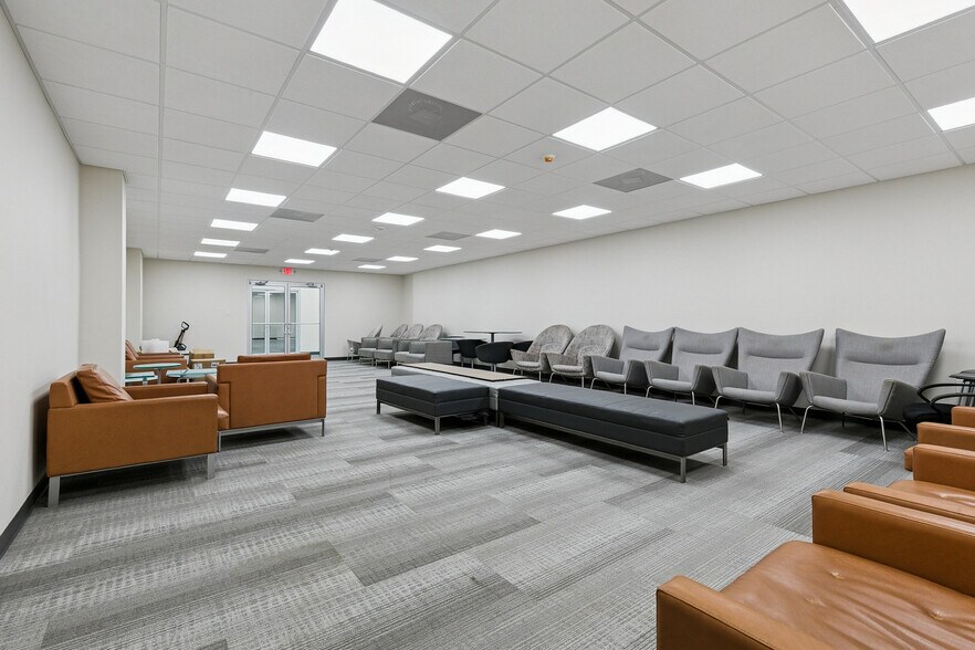 More Photos Of 8411 Parc Pl, Chalmette Office For Sale