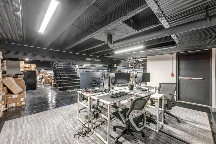 More Photos Of 3559 Bigelow Blvd, Pittsburgh Service For Sale