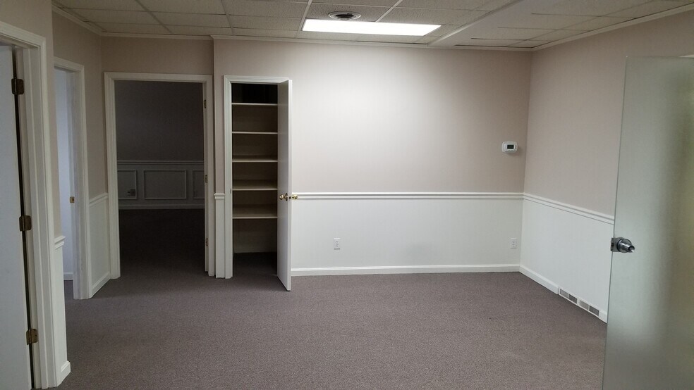 More Photos Of 2701-2709 Washington ave, Evansville Office For Sale