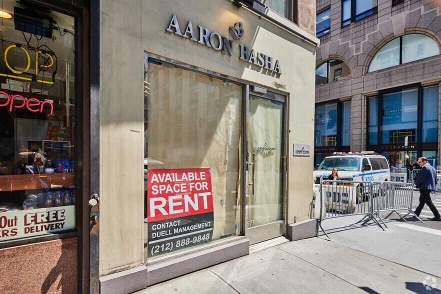 More Photos Of 675 Madison Ave, New York Storefront Retail Office For Lease
