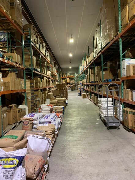 More Photos Of 479 Ferguson Rd, Dunbar Refrigeration Cold Storage For Sale