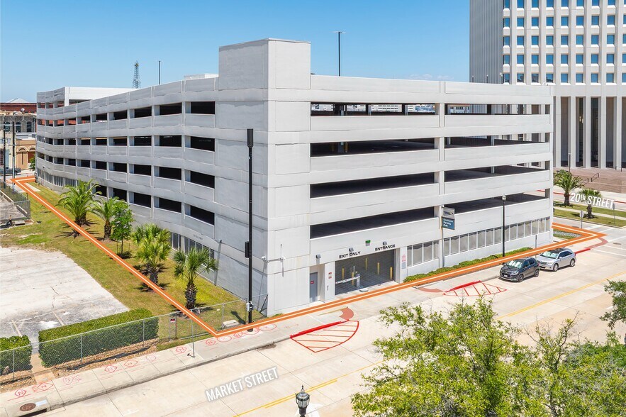 More Photos Of 320 Moody Ave, Galveston Parking Garage For Sale