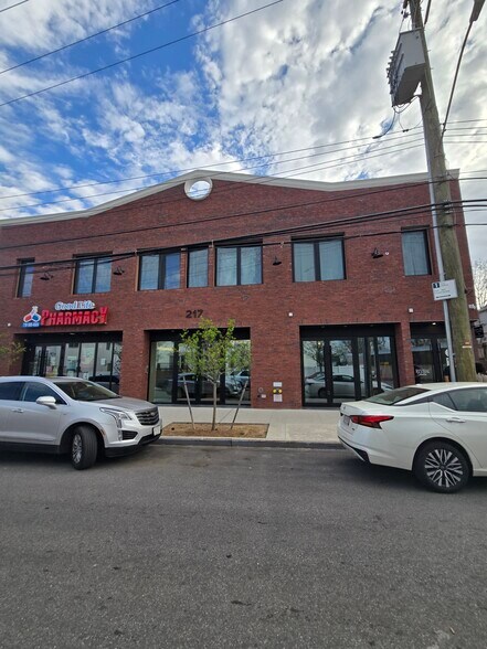 Primary Photo Of 217 Main St, Staten Island Storefront Retail Residential For Sale