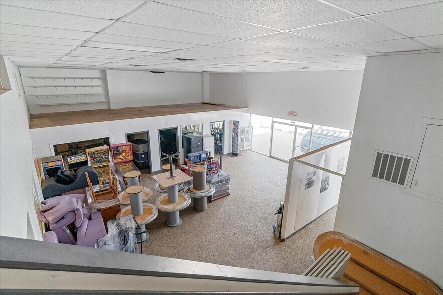 More Photos Of 1608 W Moore Ave, Terrell Auto Dealership For Sale