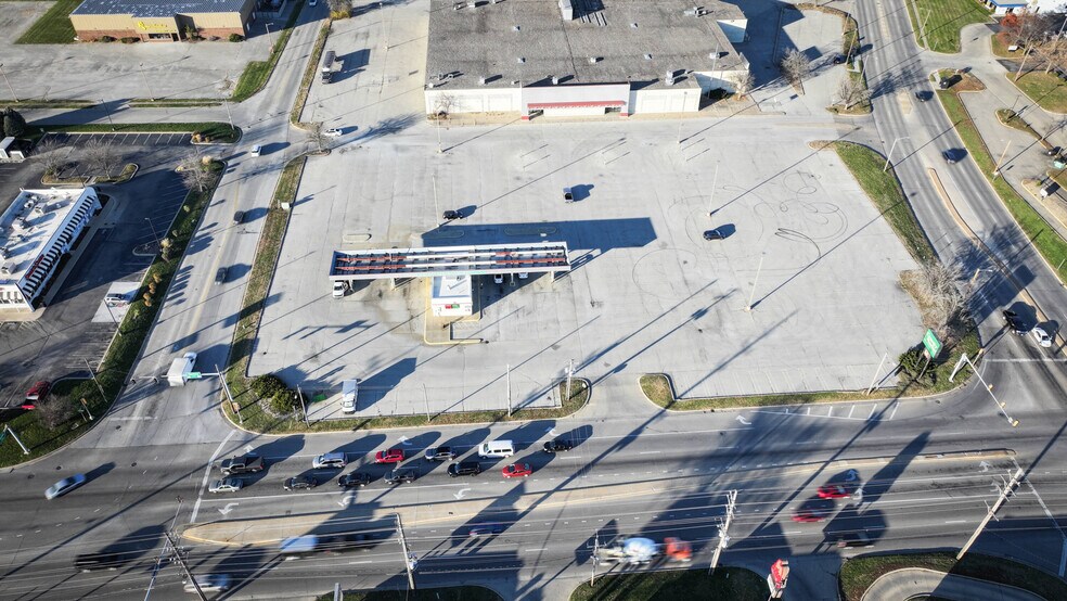More Photos Of 1498 Pershing rd, Decatur Service Station For Lease
