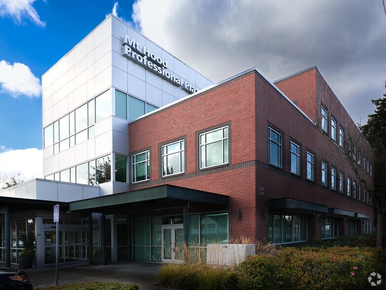 More Photos Of 24076 SE Stark St, Gresham Medical For Lease