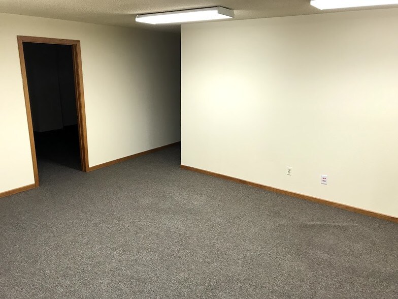 More Photos Of 3768 Norwood Dr, Littleton Warehouse For Lease