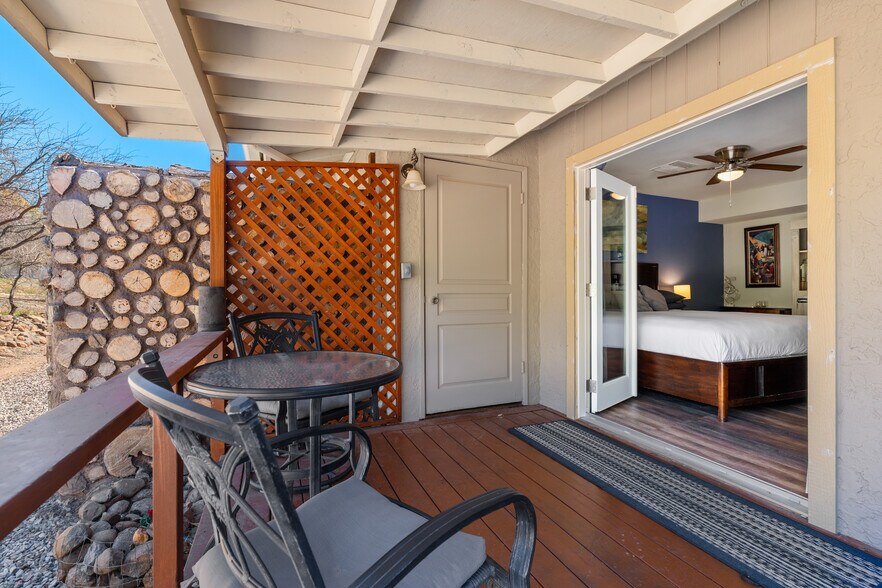 More Photos Of 10580 E Swinging Bridge Ln, Cornville Specialty For Sale