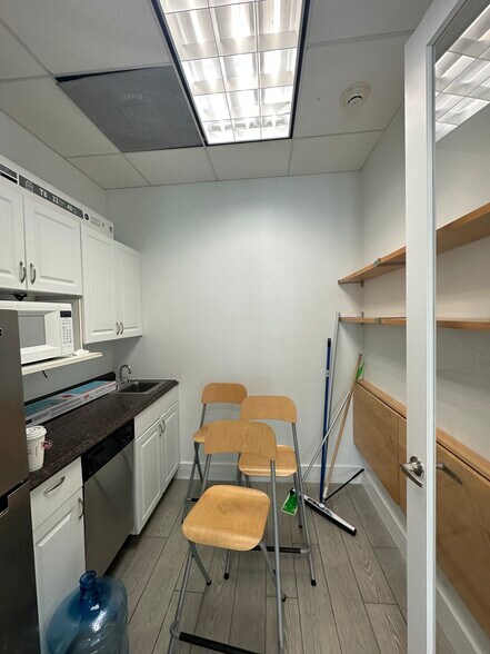 More Photos Of 175 SW 7th St, Miami Medical For Sale