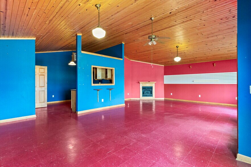 More Photos Of 307 N Armstrong St, Crothersville General Retail For Sale