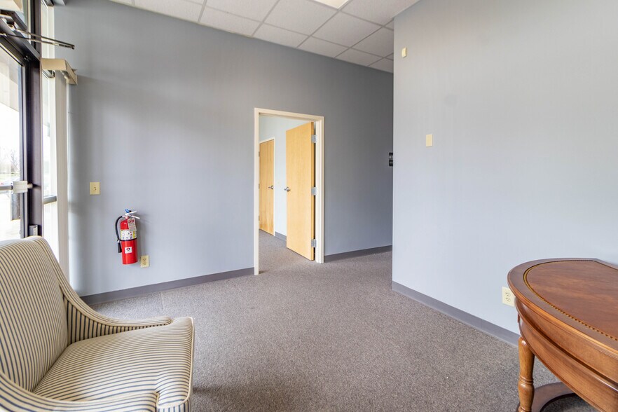 More Photos Of 7264 Columbia Rd, Maineville Office For Lease