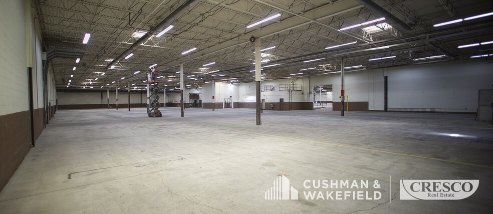 More Photos Of 720 E Highland Rd, Macedonia Warehouse For Sale