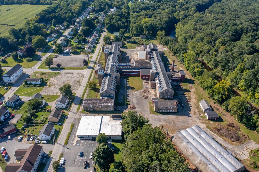 More Photos Of 19 S Walnut St, Wauregan General Retail For Sale