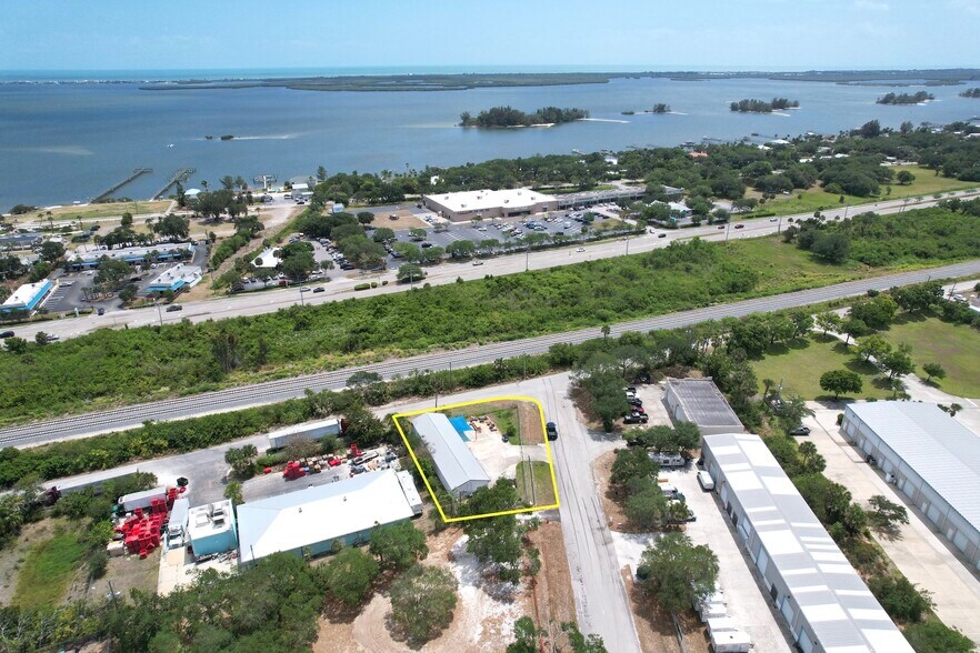 More Photos Of 6820 Woodmere Rd, Sebastian Light Distribution For Sale