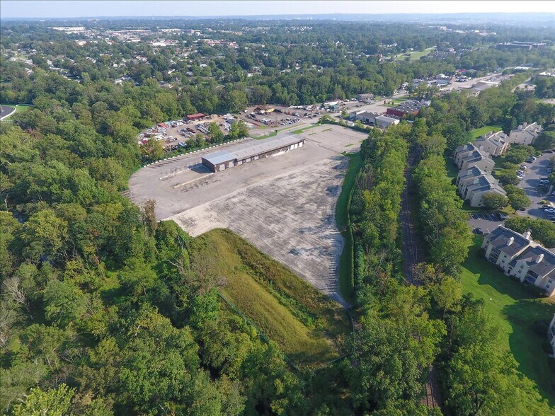 More Photos Of 2955 Felton Rd, Norristown Truck Terminal For Sale