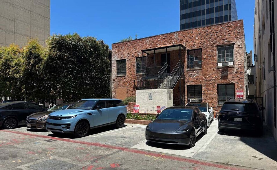 More Photos Of 409 N Camden Dr, Beverly Hills Office For Lease