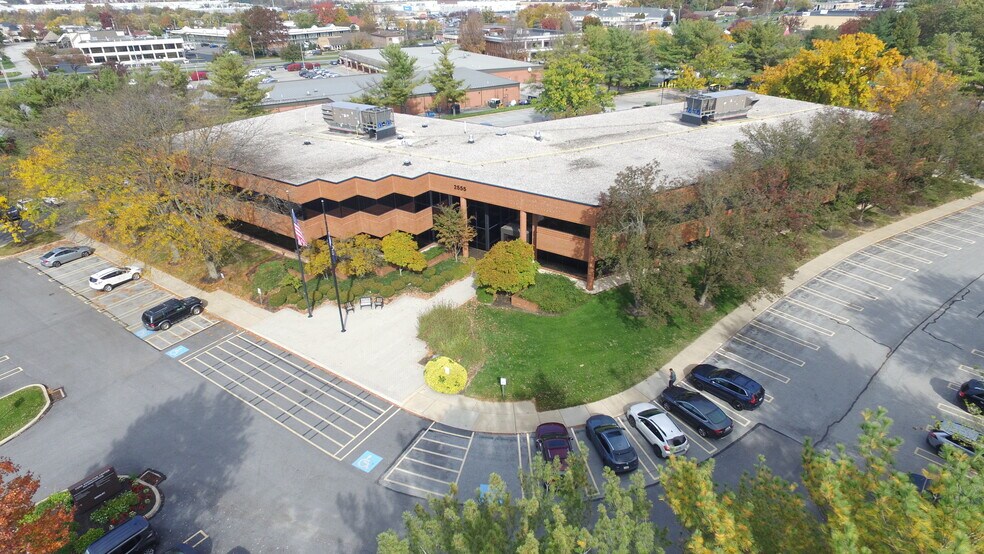 More Photos Of 2555 Kingston Rd, York Office For Lease