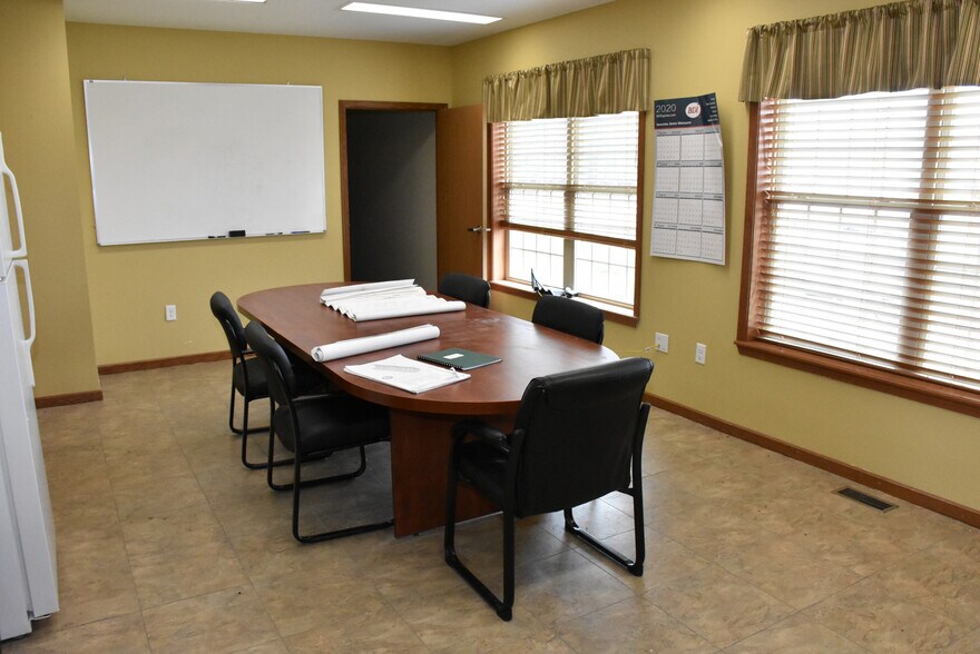 More Photos Of 105 McQuiston Dr, Jackson Center Industrial For Sale