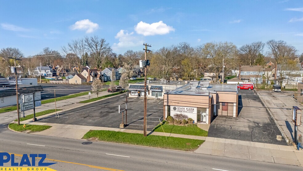 More Photos Of 5956 Market St, Youngstown Office For Sale