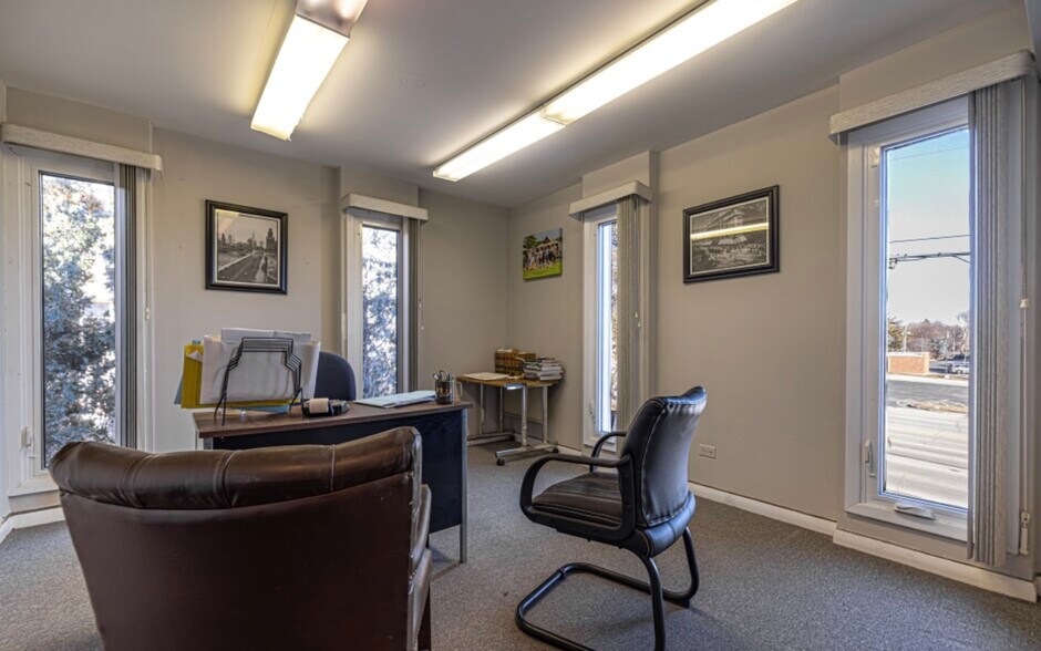 More Photos Of 7227 W 127th St, Palos Heights Office For Lease