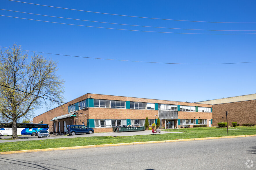 Primary Photo Of 299 Murray Hill Pky, East Rutherford Warehouse For Lease