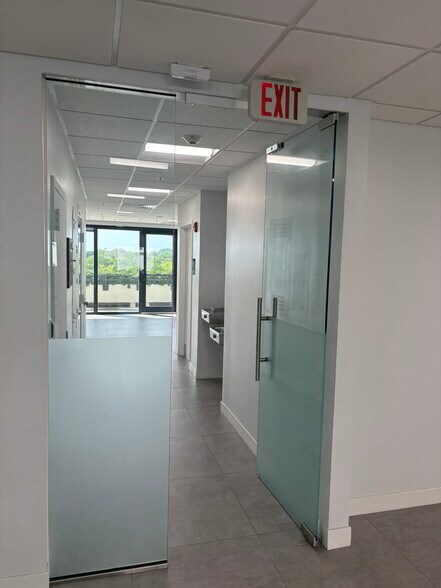 More Photos Of 1701 Ponce De Leon Blvd, Coral Gables Office For Lease