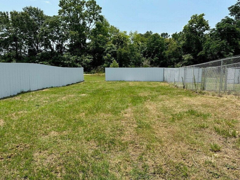 More Photos Of 2884 Pine Log Rd, Warrenville Office Residential For Lease
